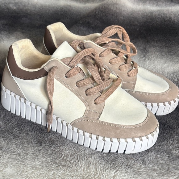 Ilse Jacobsen - Picture 2 of 5